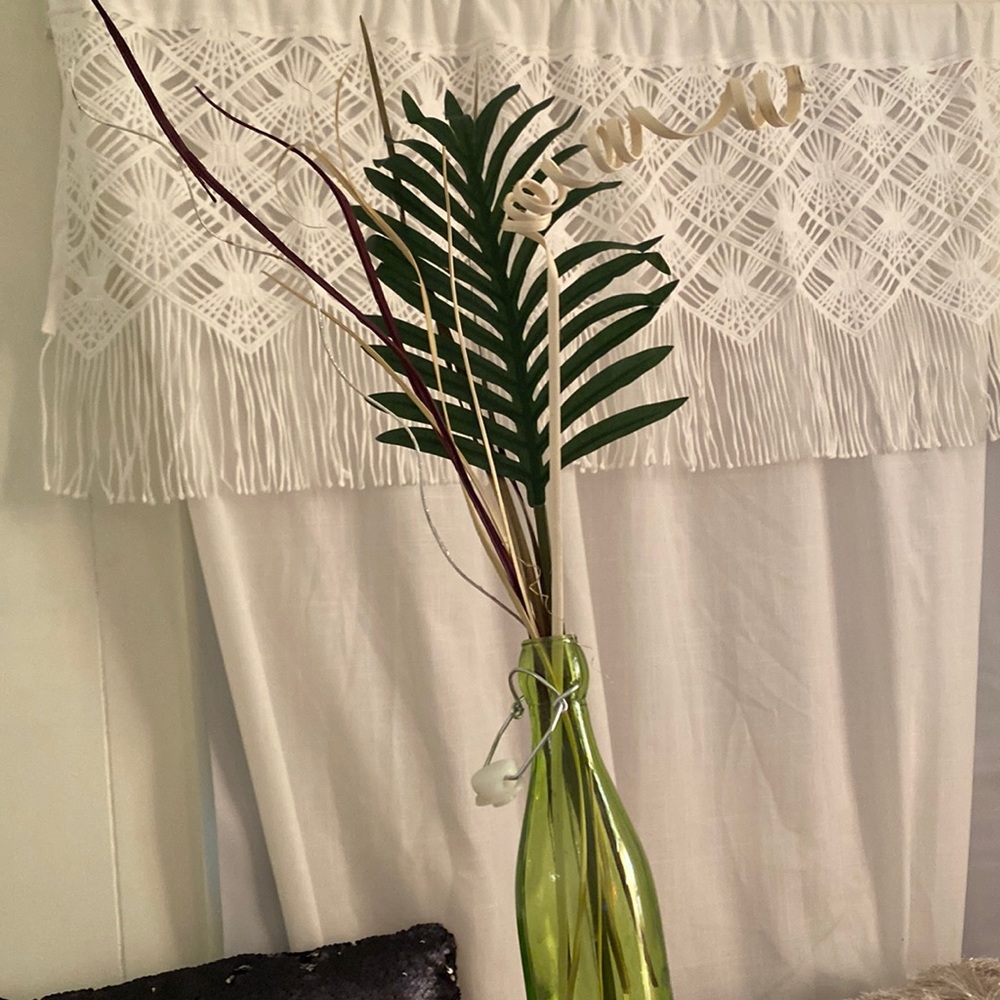 Cute green glass leaf 🍃 decor 🌱✨